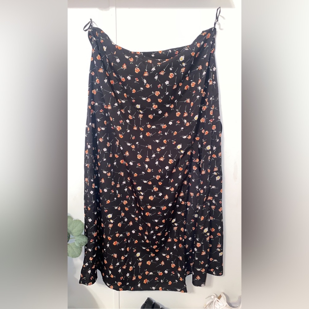 Shein Curve 3x black floral print maxi skirt